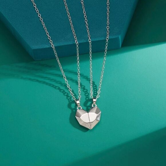 ⭐️Silver Magnetic Heart ❤️ Necklace - Picture 3 of 5